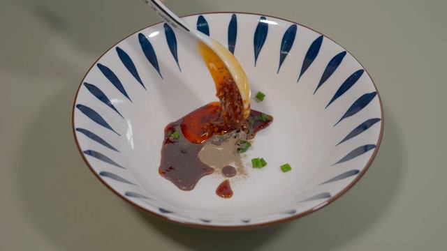 清汤面怎么做才好吃？教你2种清汤面汤底做法，做法简单汤鲜味美。喜欢吃面条的一定要收藏，教你懒人做法，原味和酸辣味，面条劲道，全家都爱吃。煮面条是冷水下锅还是开水下锅#清汤面noodle recipe смотреть онлайн