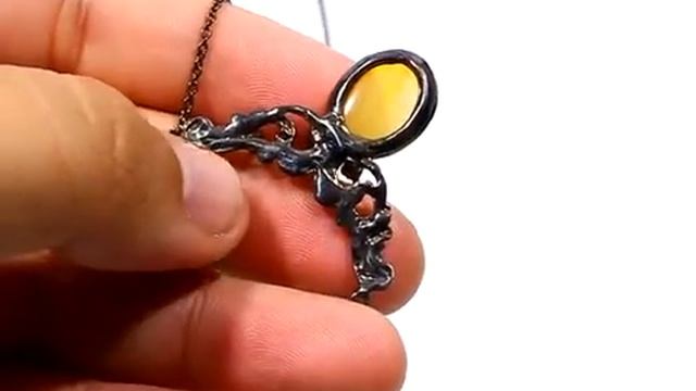 Авторское колье  из серебра 925 с желтым огненным опалом и   и голубовато зеленым ониксом