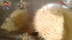 Дуршлаг теперь не использую, воду из-под макарон сливаю при помощи зубочистки!