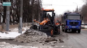 24.01.2023 Расчистка и вывоз снега с автомобильных дорог с применением эвакуатора.