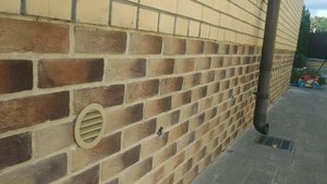 50. Освещение фасада частного дома.