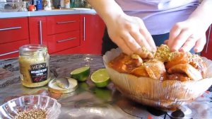 Курица в духовке. Маринад - соевый соус, французская горчица и лайм.