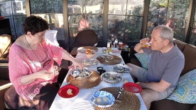 Устрицы - получилось неплохо, хоть и в узком кругу смотреть онлайн