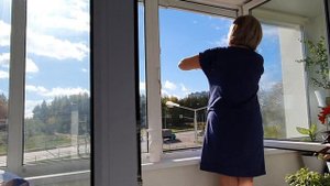 Мотивация на мытьё окон/ Мытье окон на балконе/ Мои помощники/ Обрезаю гибкое стекло для стола