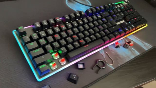 Замена свитчей на обновленной модификации механической клавиатуры PANTEON T9 смотреть онлайн