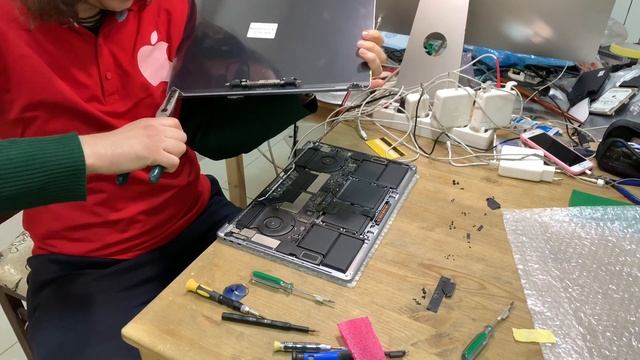 Замена дисплея MacBook Pro 15 2017 A1707