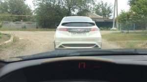 Братка тянет Type R на тросу с поломанным приводом