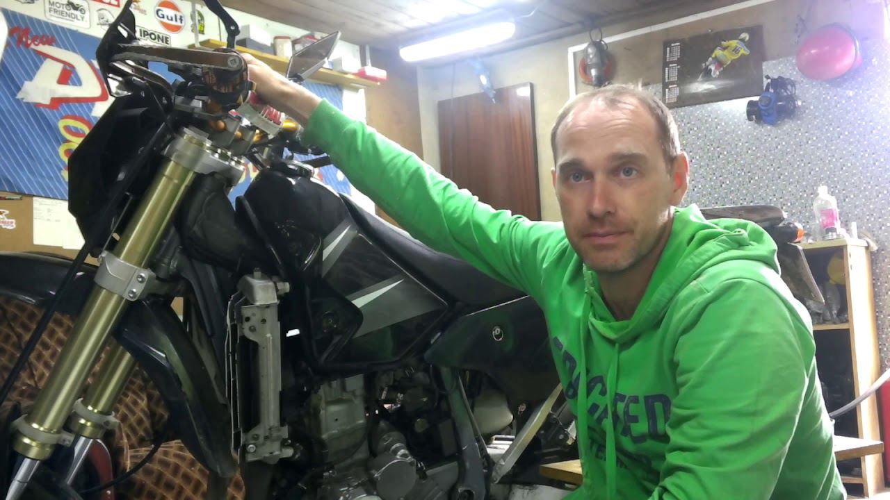 Suzuki DRZ400 стреляет, но не заводится! смотреть онлайн