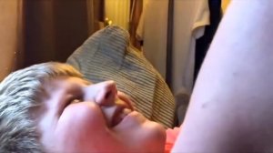 Мальчик блеванул в рот брату