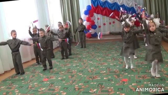 Маршировка "Вперед, Россия", старшая группа детского сада "Пчелки" смотреть онлайн