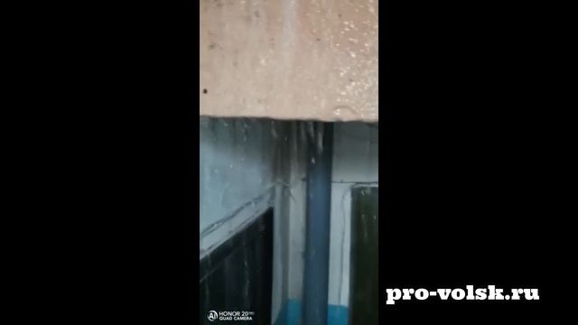 В Вольске при капремонте затопило дом смотреть онлайн