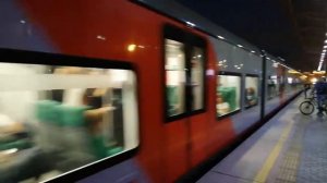 Электропоезд Ласточка прибывает на станцию Спортивная МЦК