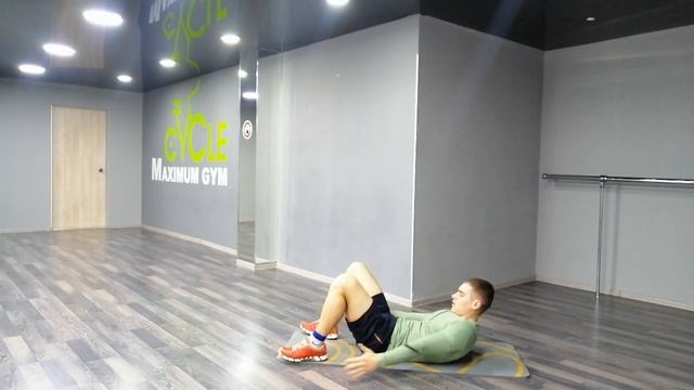 Понедельник. Основной комплекс смотреть онлайн