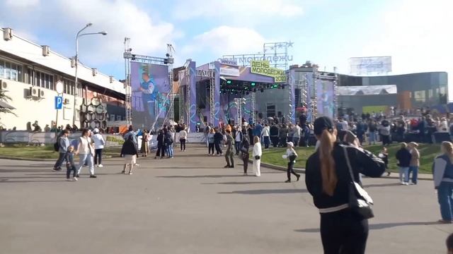 Праздник молодёжи в Иркутске 24.06.2023 (5) Попал на праздник Здесь громче Но настроение улучшилось смотреть онлайн