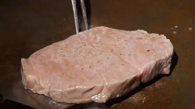 Мраморная говядина.Marble beef.Сочный стейк говядины. Дорогое блюдо за 400€