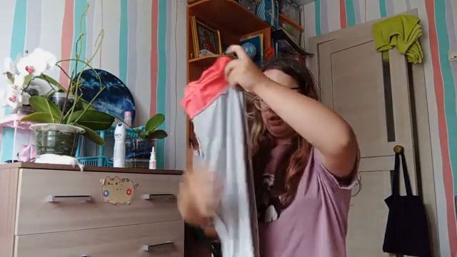 Разбираю шкаф с одеждой! Мои мысли? #уборка #лизаконфетка смотреть онлайн