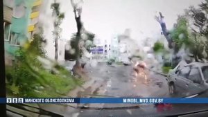 В Солигорске во дворе ребенок выбежал внезапно на дорогу и попал под колеса авто