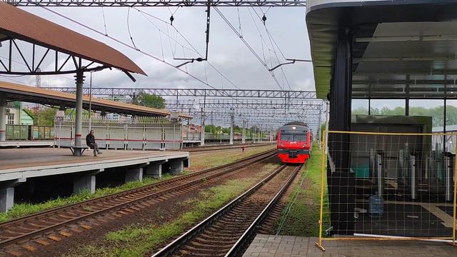 Прибытие ЭД4М-0478 "РЭКС-экспресс" обычным сообщением Ипподром (47км) - Москва Казанская. смотреть онлайн