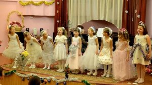 Новогодняя песня про снежинки и смешинки