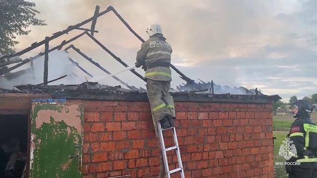 Телеканал Регион 67 - В Смоленском районе горели несколько хозяйственных построе