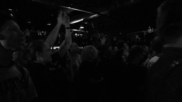 [где-то за лесом кактус гниёт] смотреть онлайн