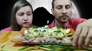 МУКБАНГ СЕЛЁДКА С ОТВАРНОЙ КАРТОШКОЙ | MUKBANG HERRING AND BOILED POTATOES #potato #mukbang #herrin