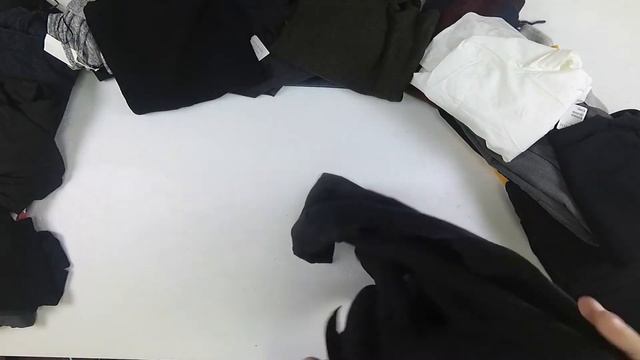 Микс H&M. Stock. Лот 64 (66 единиц) 18,6 кг. 19,5 €/кг смотреть онлайн