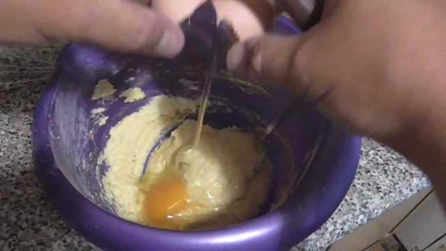 Пирог со сливами - простой рецепт смотреть онлайн