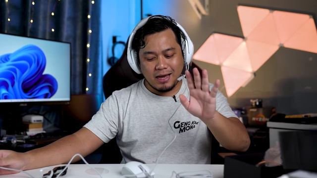 Set Putih Asus ROG Strix Keyboard,Mouse Dan Headset - Asus ROG Strix Moonlight Edition смотреть онлайн