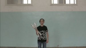 Как научиться жонглировать обратный каскад (боковушки)4-мя булавами!Богдан Самаров!!!