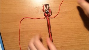 Как плести по схемам косого плетения/Брелок из мулине. Ira Spice