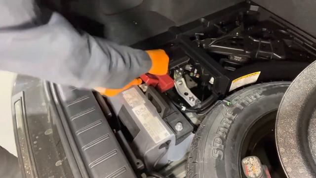 2016-2022 Lexus RX450h 12 Volt Vehicle Battery DIY Replacement Instructions смотреть онлайн