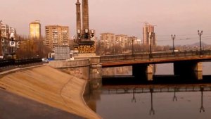 Набережная реки Кальмиус. Донецк. Жизнь продолжается! 26 марта 2015 года.