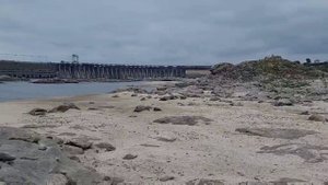 Так сейчас выглядит обмелевшая река Днепр в районе Запорожья