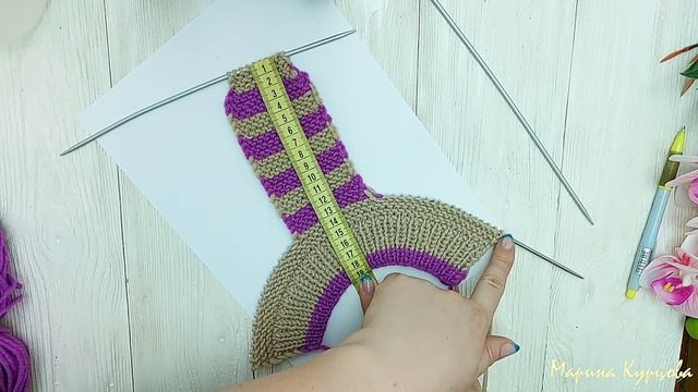 Домашние следки спицами. Простые тапочки спицами без швов на подошве. смотреть онлайн