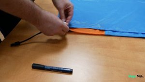 Киноэкран на люверсах. Установка резинок для натяжения проекционного экрана..