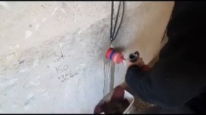 алмазное бурение подрозетника в бетоне дрелью KEN 6110B в советской панельке