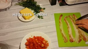 Лодочки из баклажанов | Вкусные фаршированные баклажаны с сыром , овощами и беконом