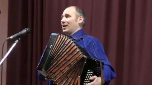 "Деревня моя, деревянная, дальняя". Песня под гармонь. Поёт Сухарев Дмитрий.