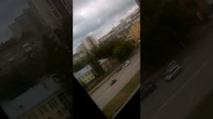 кричу в окно