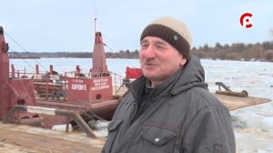 Ледокол в работе