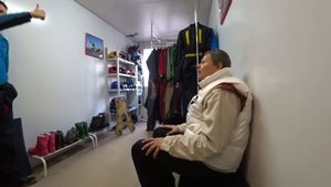 Ёшкин в аэротрубе . Стрижка в питерском барбершопе.