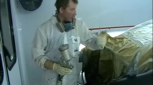 Покраска лаком в полтора слоя.