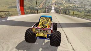 Monster Jam BIGFOOT Monster Trucks Crazy Racing and Crashes - MONSTER TRUCKS ATTACK