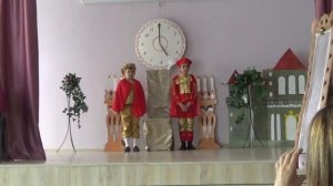 Спектакль "Королевство кривых зеркал". Постановщик: Велиева Н. Ш. Класс: 2Б.