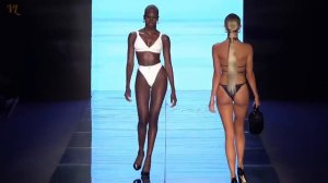 Девушки в купальниках🌴