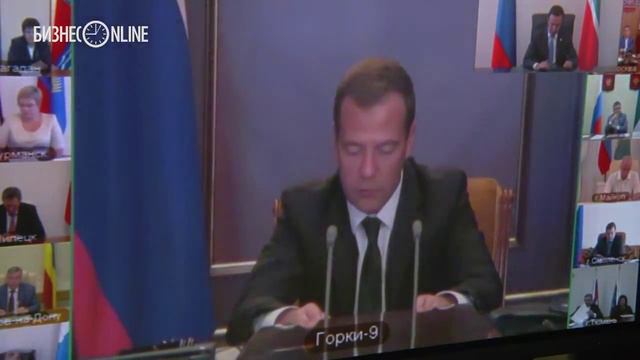 На создание новых мест в школах РФ до 2025 года выделят 3 трлн. рублей смотреть онлайн