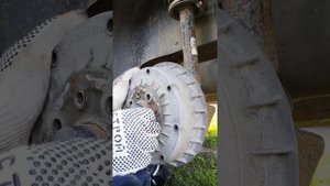 Как снять тормозной барабан на дацун