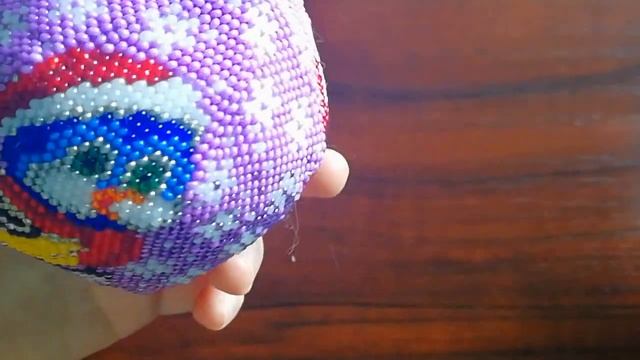 Елочный шарик из бисера Синичка по схеме Людмилы Литвиненко
