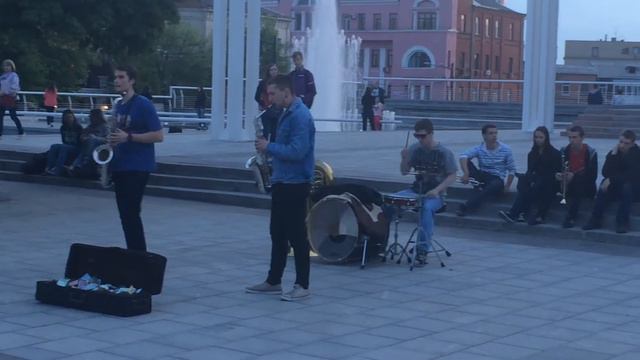 Уличные музыканты зажигают! смотреть онлайн